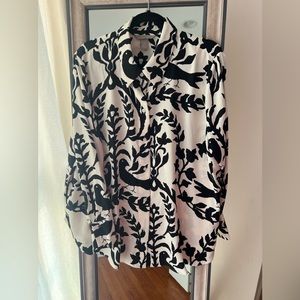 Gorgeous Like New H&M Printed Blouse Black & White XL